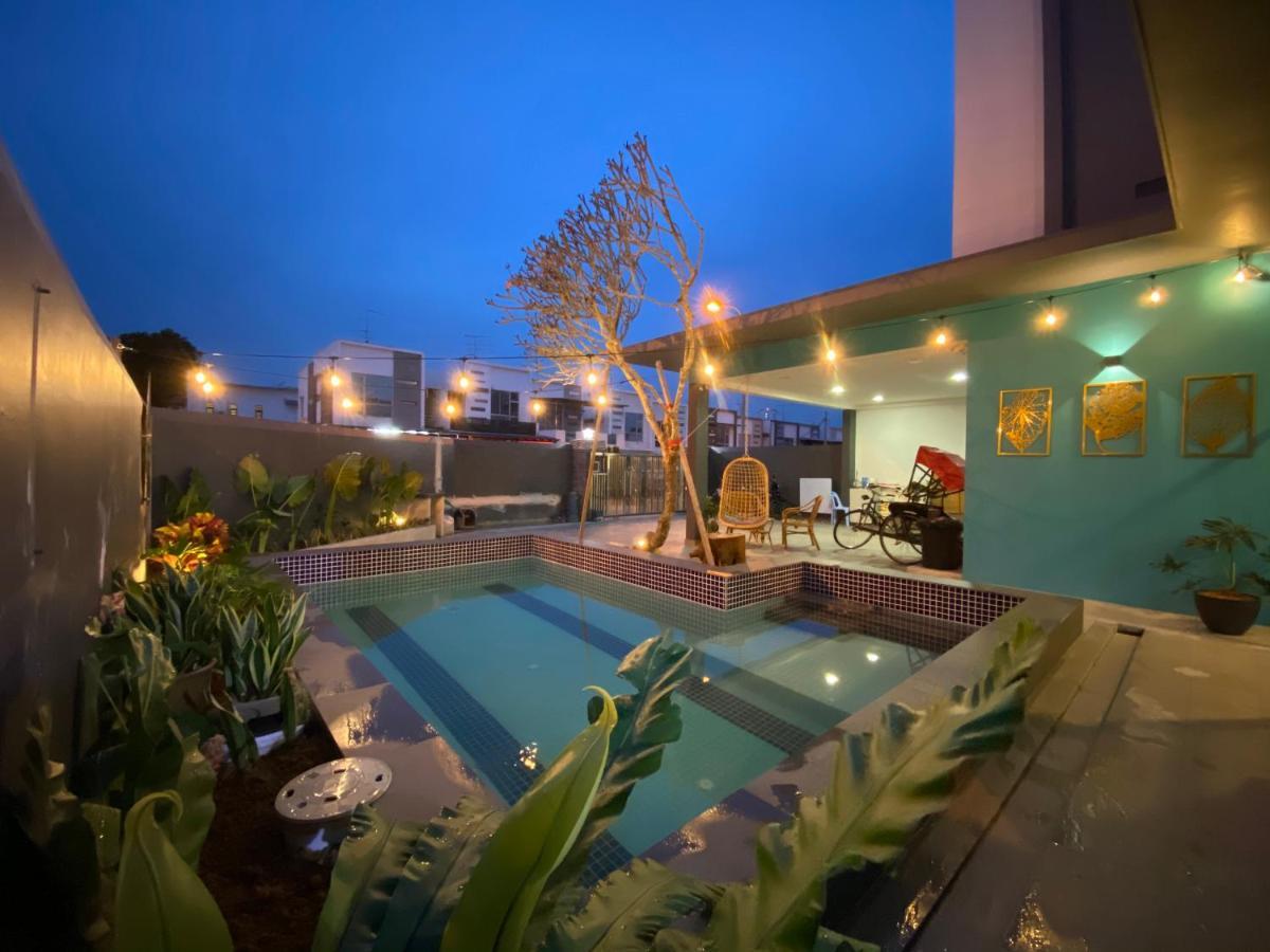 הוילה D Niice Garden View With Private Pool Bukit Indah, ג'והור בהרו מראה חיצוני תמונה
